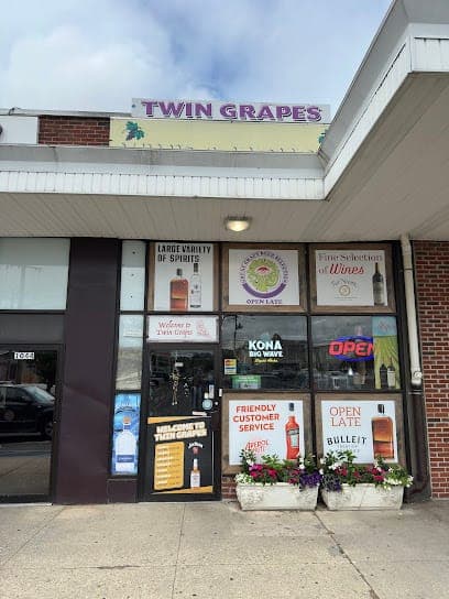 Twin Grapes Wine and Liquor storefront